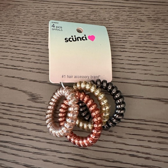 Hair accessories bundle - Picture 2 of 2